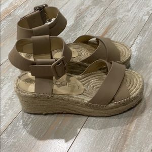 Sole society taupe Audrina wedges size 7